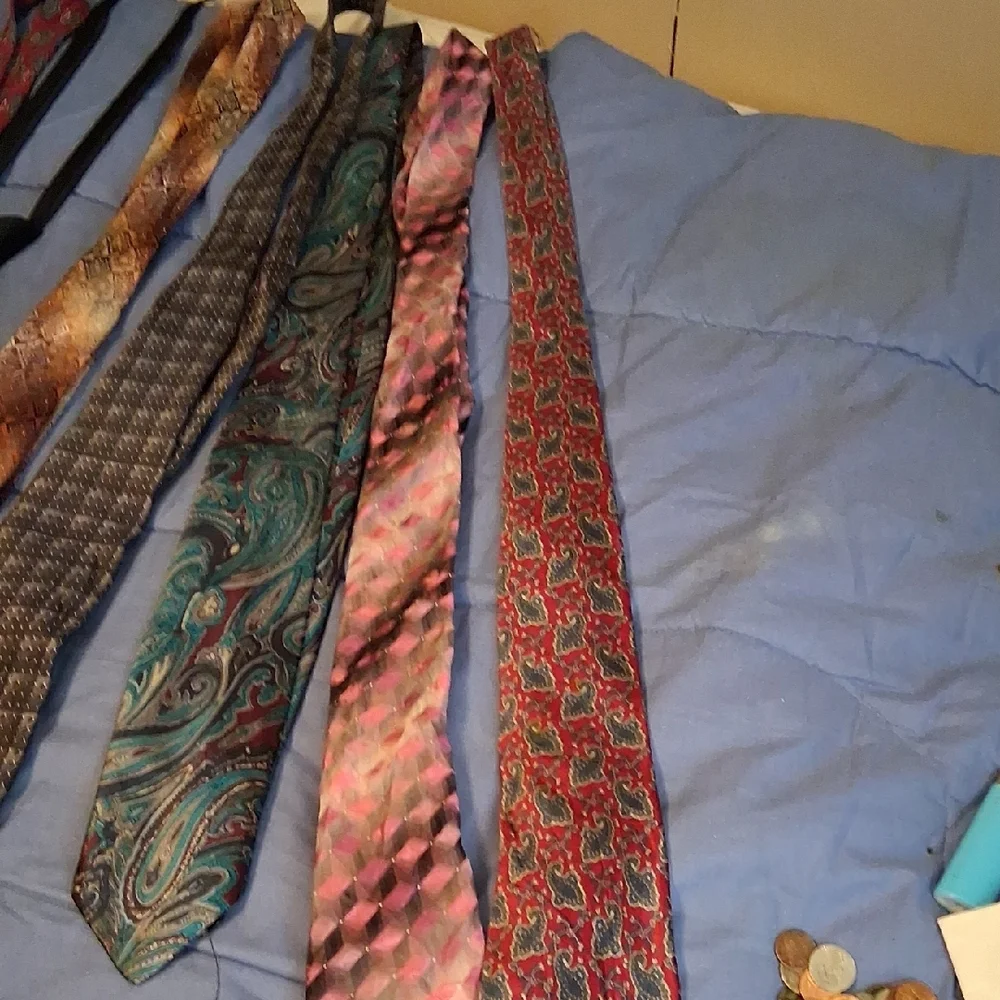 Assorted Patterned Ties Collection - Picture 3 of 10